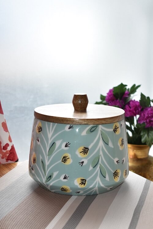 Wooden Canister With Lid Tulip Triumph 01
