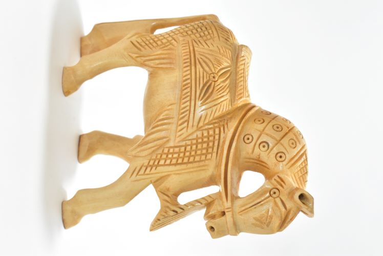 Wooden Horse Carved 3 Inch 1