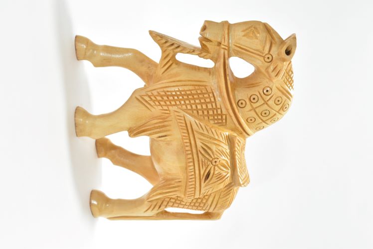 Wooden Horse Carved 3 Inch 2